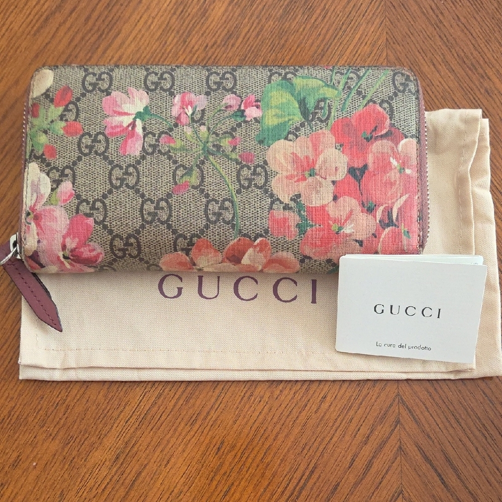 Gucci Women's Wallet with Pink and Green Floral Design - Picture 2 of 14